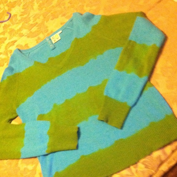 Roxy sweater