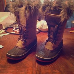 Old Navy Insulated Boots