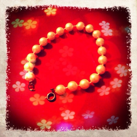 Vintage pearl bracelet