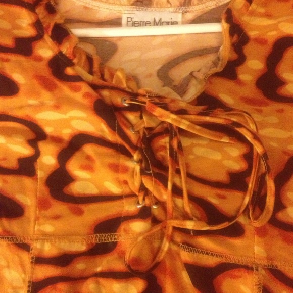 Pretty blouse - Picture 2 of 3