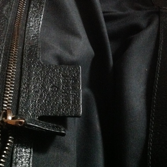 💯% Authentic Gucci bag with rose gold hardware - Picture 4 of 4