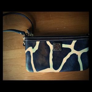 NEW Dooney & Bourke Giraffe Wristlet