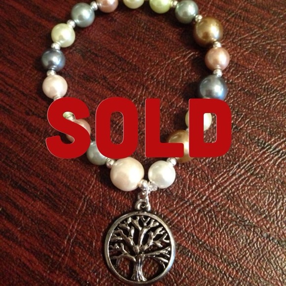 ❤❤SOLD❤❤Family tree bracelet.