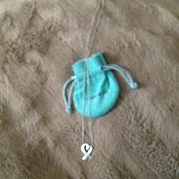 Authentic Tiffany and co heart necklace - Picture 3 of 3