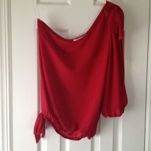 🚫SOLD🚫 to @sprngprncs Red one-sleeve blouse
