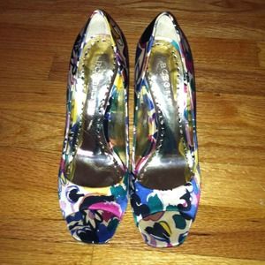 RESERVED!!! For @tiff_edmunds  BCBGirls Heels