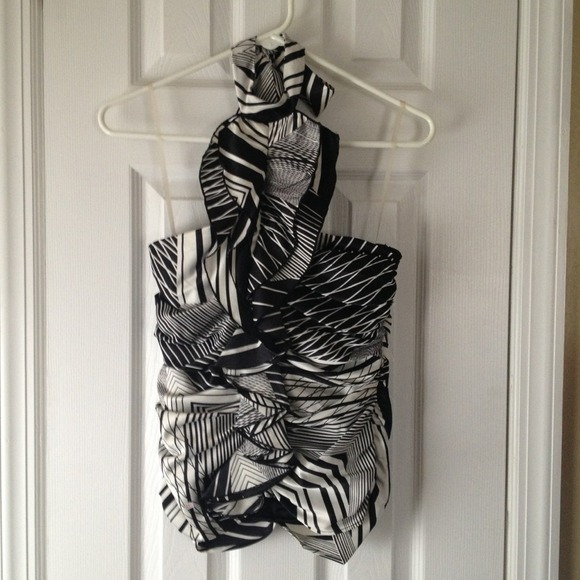 🚫SOLD🚫 to @nyki2k13 Black & White silky halter