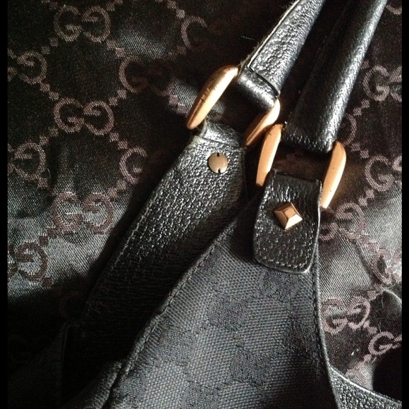 Shots of the Gucci rose gold and serial # - Picture 2 of 4