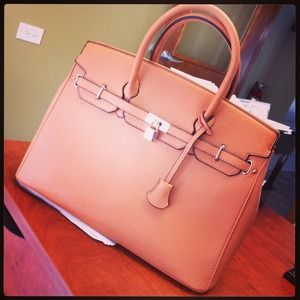 Cute orange purse.