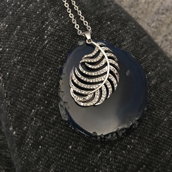 Jewelry - Blue Agate necklace with crystal feather