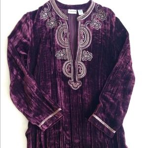 Velvet burgundy long sleeve tunic.