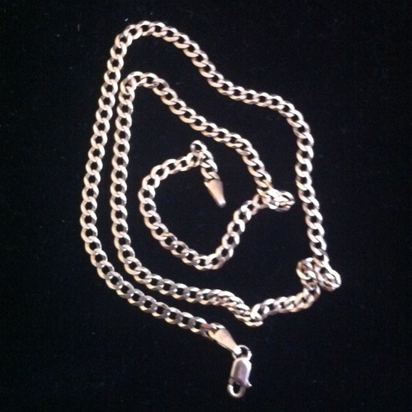 Bundle shellybeans 10k chai,2 14k bracelet/earring