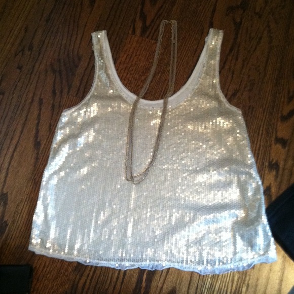 AE Sequenced Top