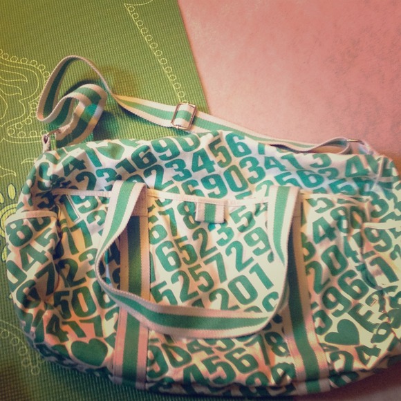 Sold ---- Duffel bag / travel bag