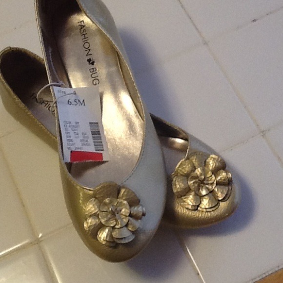 Gold flats - Picture 4 of 4