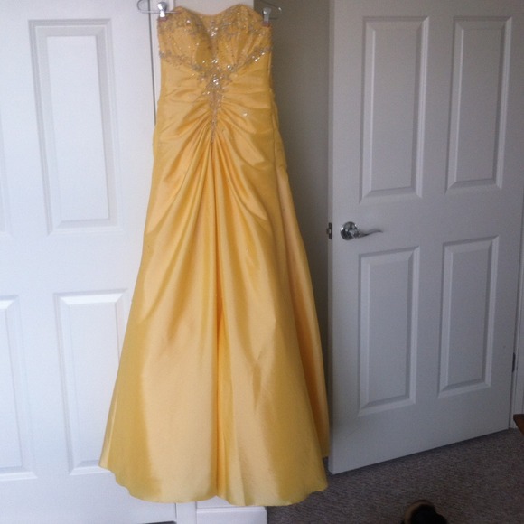 🌺🌺donated🌺🌺🌺Prom dress size 4