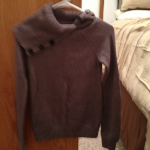 Gap xs gray button-neck sweater