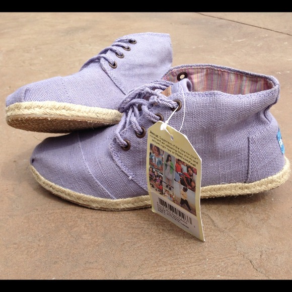NWT Purple TOMS Botas