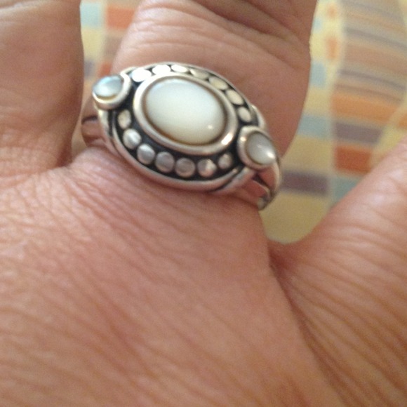Adorable SS and White Stone ring - Picture 4 of 4