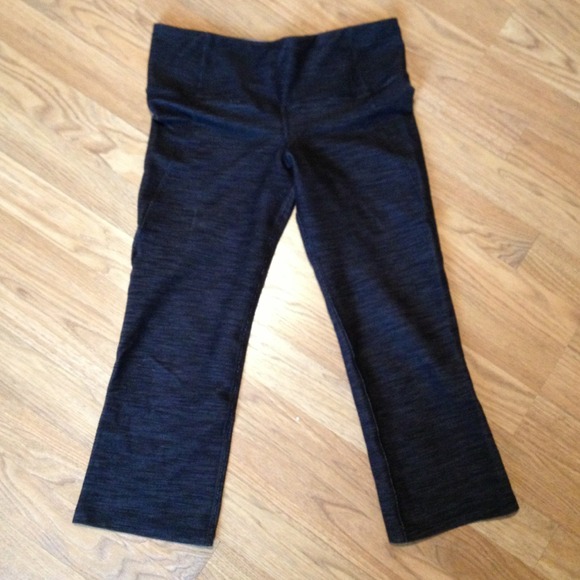 🐥SOLD🐥Lululemon Gather & Crow Crop
