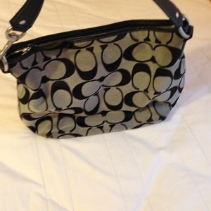 💲⬇AUTHENTIC Signature coach bag