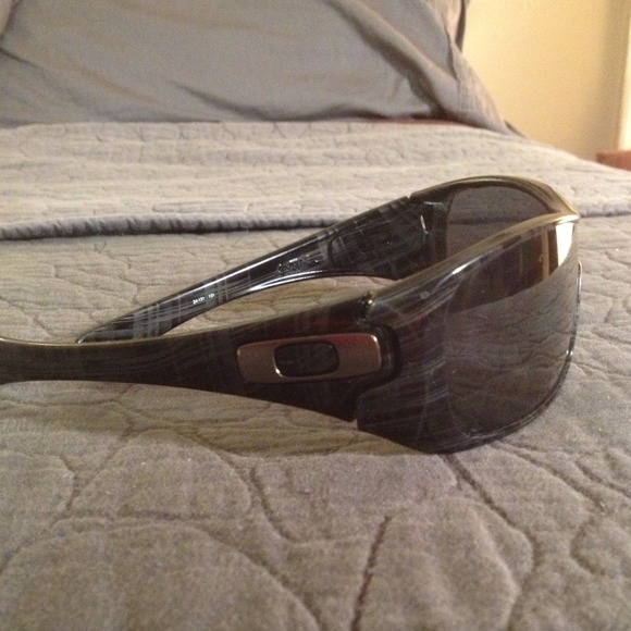 ❌Sold❌Oakley Antix Sunglasses❌sold❌ - Picture 3 of 4