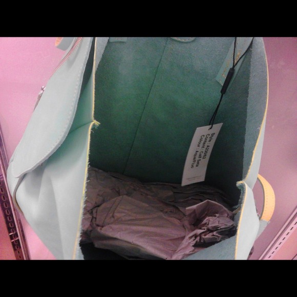 SOLD!!!!!!! - Picture 3 of 4