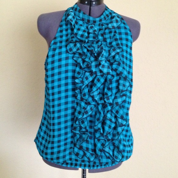 Halter collar shirt with Ruffles