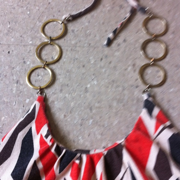 Fun halter top - Picture 2 of 2