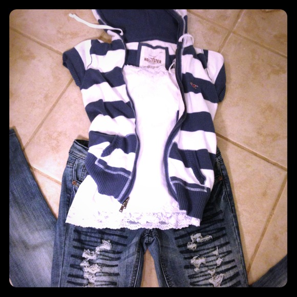 Short sleeve hollister hoodie medium
