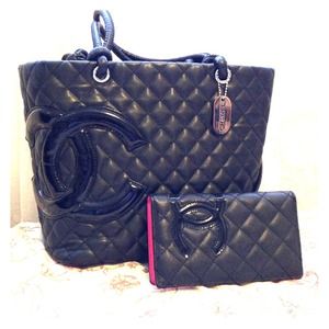 Chanel Inspired Hand Bag w/ Matching Wallet!