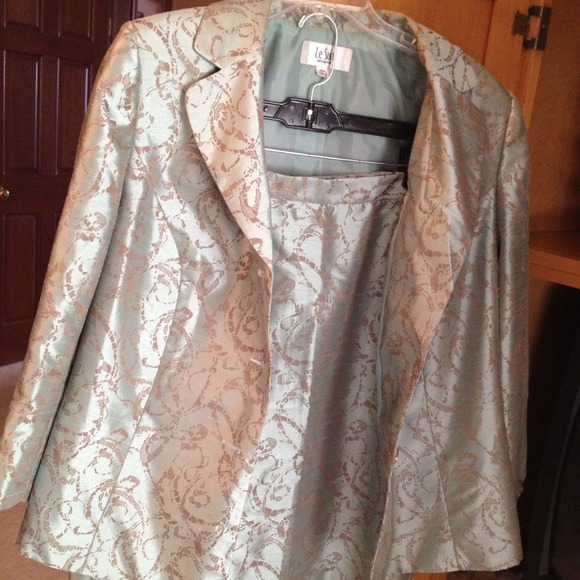 Le Suit dress suit in spring / summer weight 16