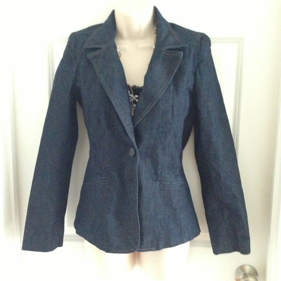 🔻Really nice dark Denim blazer