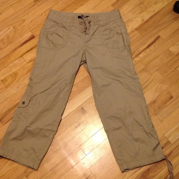 **SOLD IN BUNDLE** NEW Calvin Klein capris