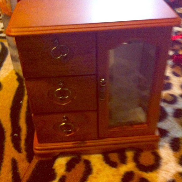 @lindsayrose reserved