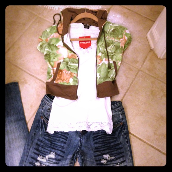 Guess floral zip up hoodie xs