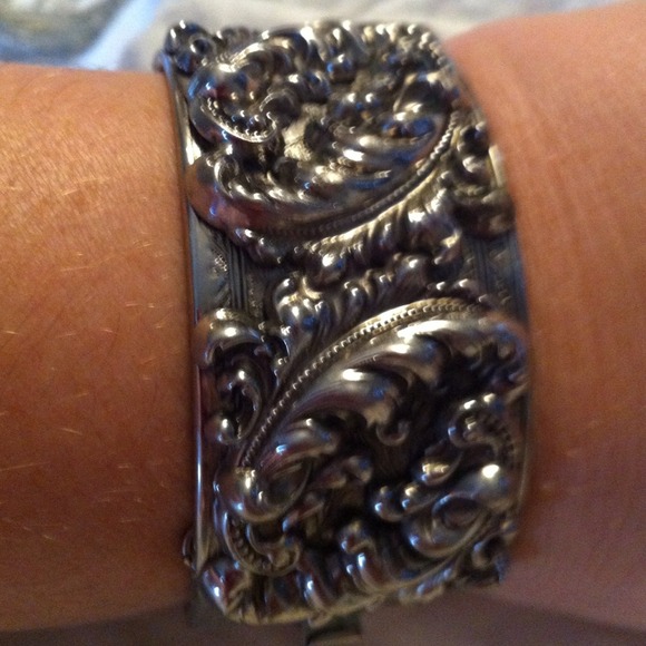 Really cool vintage bracelet