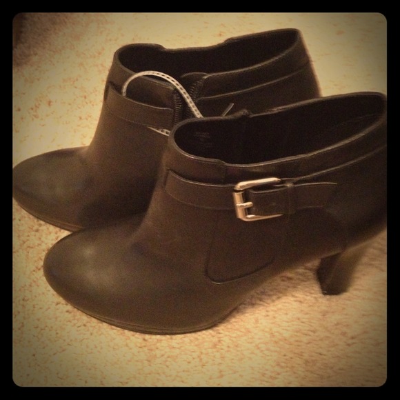 **TRADED***Lauren by Ralph Lauren Heeled Booties