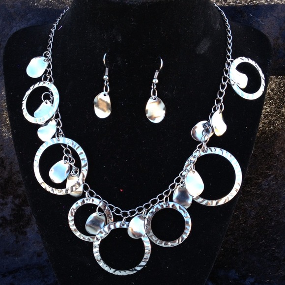 Silver/Hammered Necklace