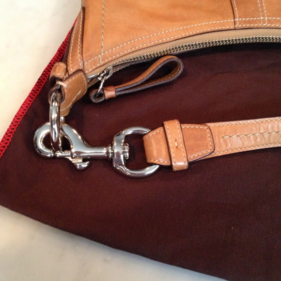 Small tan Coach Purse - Picture 3 of 4
