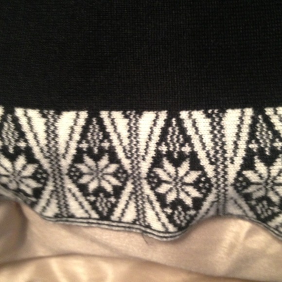 Wool skirt - Picture 2 of 2