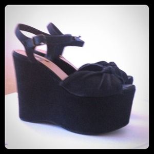 Size 8 urban outfitters platform sandals