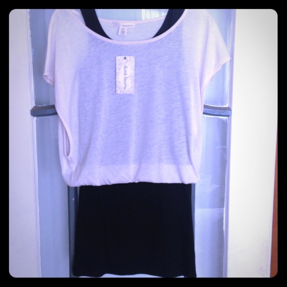 *SOLD* 👏 Black and white dress- size M