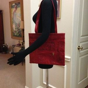 💋SOLD💋leather-like Egyptian design shoulder bag.