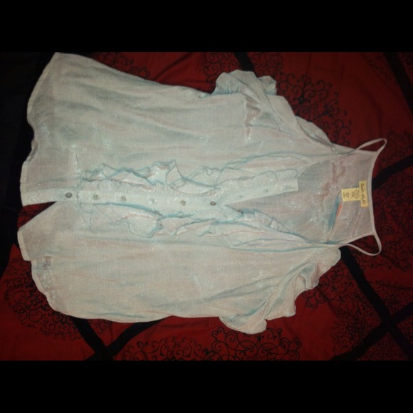 SOLD Very cute button up tank