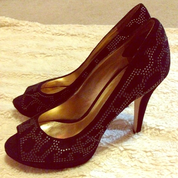 🔃TRADED @spujol for a great top! suede peep toes - Picture 1 of 3