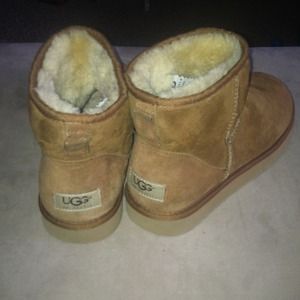 UGG Classic Mini