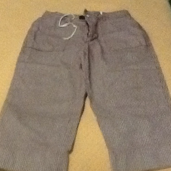 Lee capri pants...NO TRADES