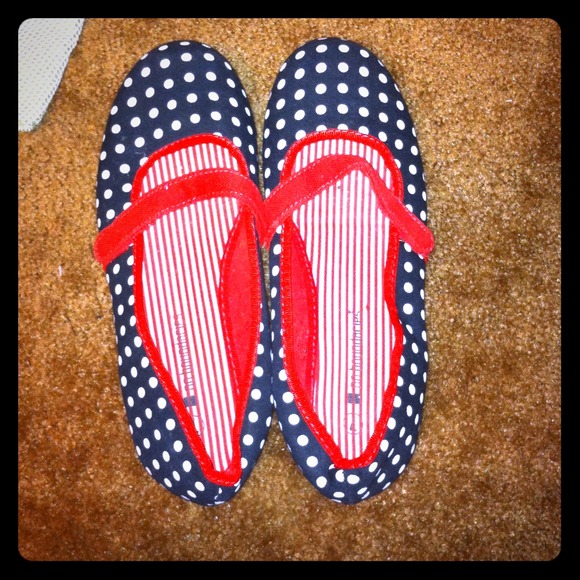 No boundaries black red n white polka dotted shoes