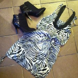 SOLD IN BUNDLE ! Sexy shirt! Or dress if you dare!